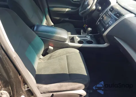 2015 Nissan Altima 2.5 S z USA, uszkodzony, nr VIN 1N4AL3AP8FC588106